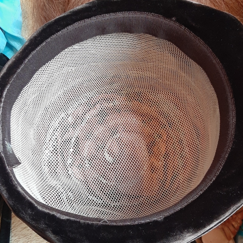 Vintage hat, velvet, satin. - Picture 4 of 7